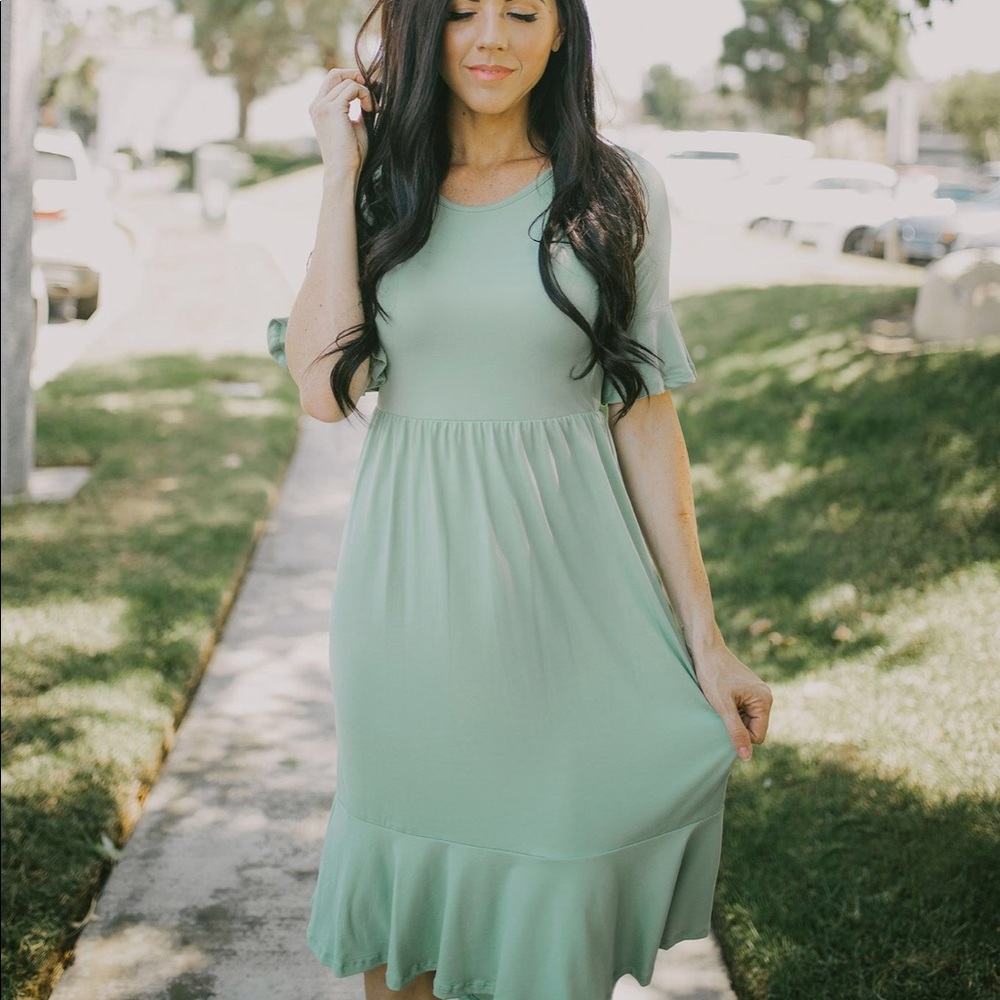 The Melrose Bell Sleeve Midi Dress - Sage